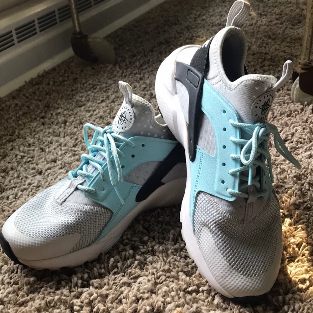 Nike Huarache Athletic Shoes